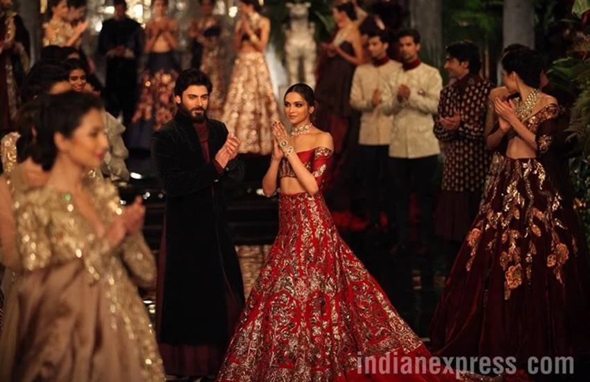 India Couture Week 2016 में दीपिका पादुकोण और फवाद खान। (Photo- Indian express)
