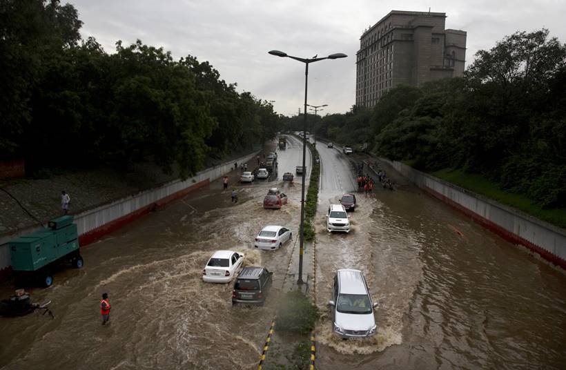 delhi rain, delhi rainfall, delhi floods, delhi traffic jam, delhi flooded, rains, gurgaon rain, noida rain, noida rains, ncr rains, floods in delhi, delhi floods, delhi traffic jam, delhi waterlogging, noida rain, rain live update, delhi rain live, traffic jam update, india news, jansatta
