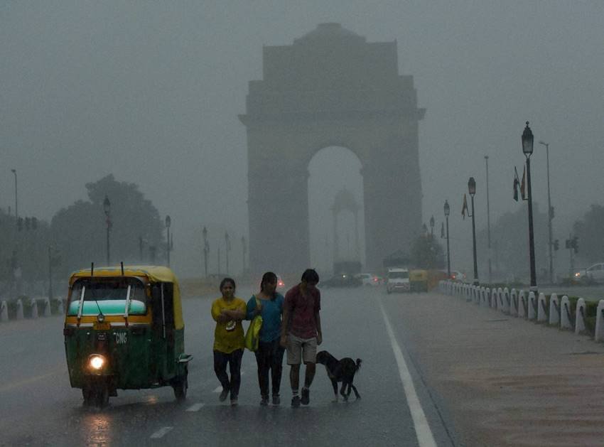 delhi rain, delhi rainfall, delhi floods, delhi traffic jam, delhi flooded, rains, gurgaon rain, noida rain, noida rains, ncr rains, floods in delhi, delhi floods, delhi traffic jam, delhi waterlogging, noida rain, rain live update, delhi rain live, traffic jam update, india news, jansatta