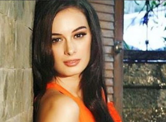 अपने फैन्स को गुड मॉर्निंग कहते हुए एवलीन ने ये तस्वीर शेयर की थी।