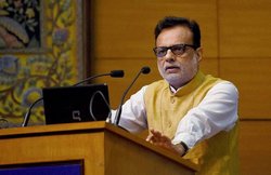 पूरा भरोसा है जीएसटी अगले साल अप्रैल से लागू कर लेंगे: हसमुख अधिया