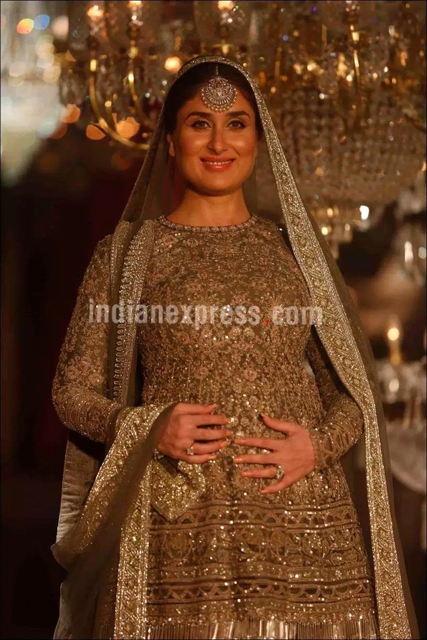 kareena kapoor khan, kareena kapoor on ramp, kareena kapoor baby, kareena kapoor quotes, kareena baby bump, sabyasachi mukherjee, lakme fashion week, sabyasachi mukherjee lakme fashion week winter festive, lakme fashion week winter festive grand finale, bridalwear 2016, bridalwear, entertainment news, jansatta