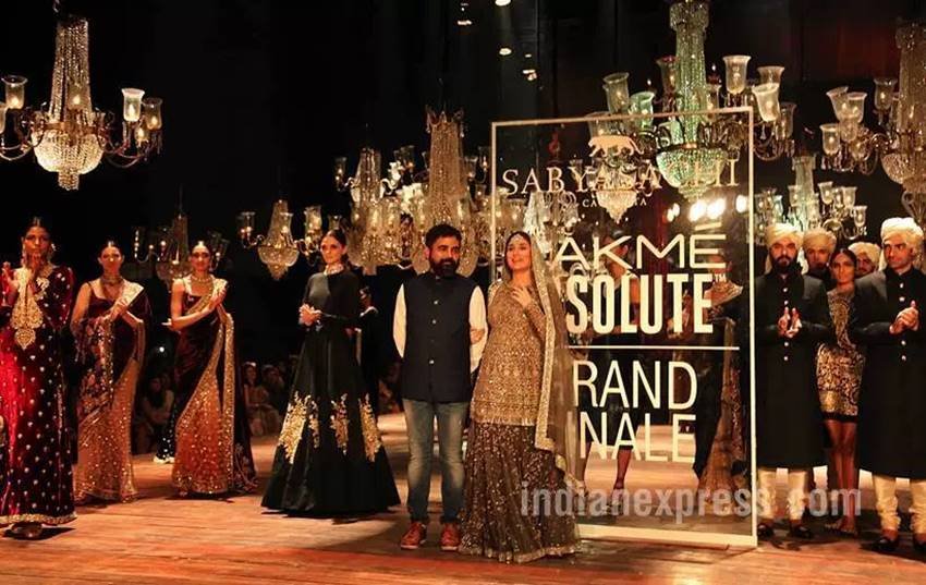 kareena kapoor khan, kareena kapoor, kareena kapoor khan baby bump, kareena kapoor baby bump, kareena kapoor lakme, kareena kapoor lakme fashion week 2016, lakme fashion week 2016, sabyasachi mukherjee, lakme fashion week, lakme fashion week grand finale, kareena kapoor ramp, kareena kapoor ramp walk, kareena kapoor pregnant, kareena kapoor pics, kareena kapoor photos, kareena kapoor baby bump pics, kareena kapoor baby bump photos, entertainment news