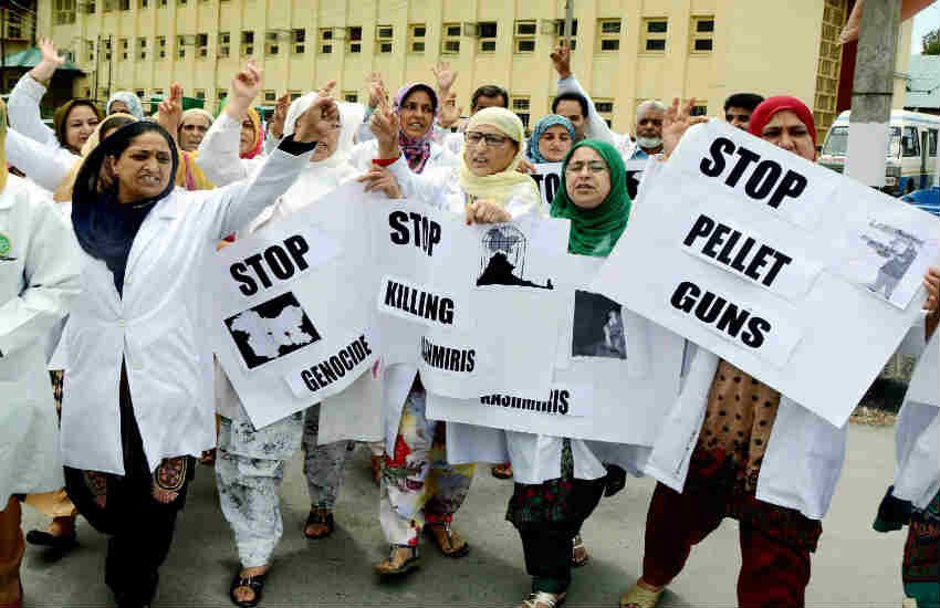 Kashmir Violence, pellet guns, pellet guns india, pellet guns News, pellet guns kashmir, Chilli filled PAVA shells, pellet guns vs PAVA shells