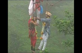 kolhapur, Maharashtra, ropeway, trekking, kolhapur marriage, kolhapur marriage news, Couple weds 90 meters above ground