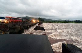 Mahad Tragedy, Mahad Navy diver, SUV debris, Mahad Bridge Tragedy, Mahad Tragedy News, Mahad News
