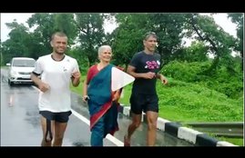 Milind Soman, milind soman running, milind soman running shoes, milind soman running sari, milind soman ironman, milind soman ironman triathlon, milind soman ironman youtube, milind soman mother, milind soman mother run, milind soman mother video, milind soman workout, milind soman news, milind soman Latest news, milind soman video, milind soman running Video