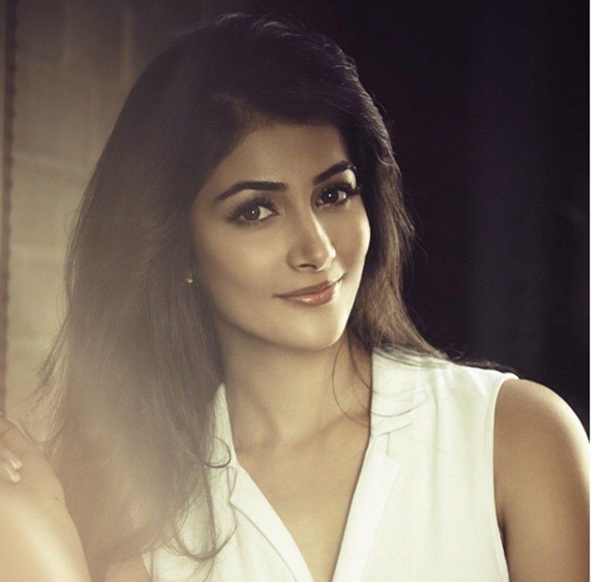 Pooja Hegde, Mohenjo Daro, Hrithik Roshan, know about Pooja Hegde, Pooja Hegde movie, Pooja Hegde career, Pooja Hegde love story, Pooja Hegde Mohenjo Daro, Mohenjo Daro release, Pooja Hegde photo, Pooja Hegde hot photo, Pooja Hegde news, entertainment news, jansatta