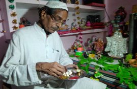 Muslim Family Celebrating Krishna Janmashtmi for 29 years in UP