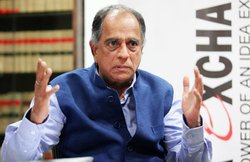 सेंसर बोर्ड प्रमुख बोले- जब तक आतंक खत्म नहीं होता, सरकार ना दे पाक कलाकारों को वीजा