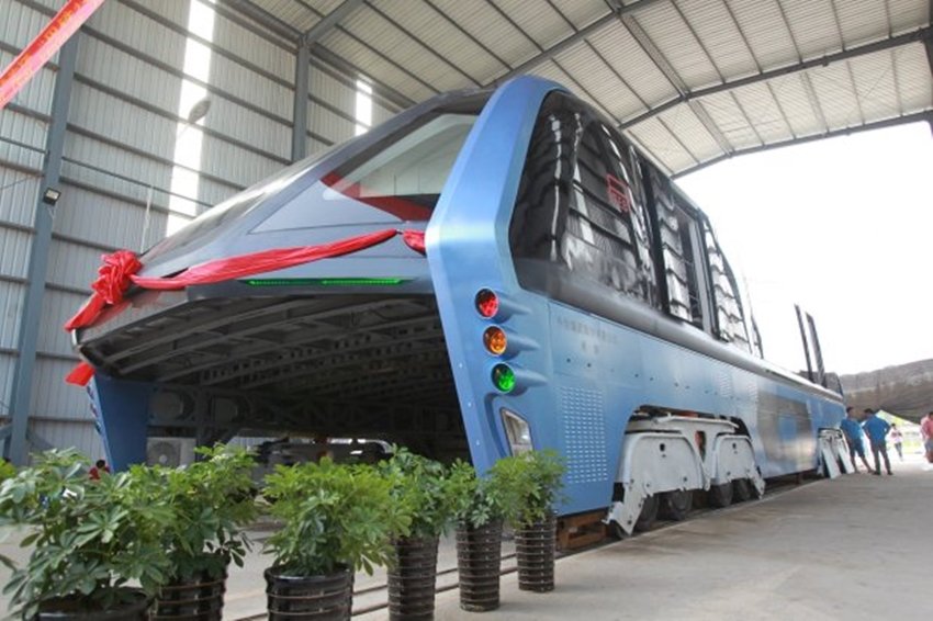 china bus, china elevated bus, elevated bus in china, elevated bus in china video, transit Elevated Bus, transit elevated bus china, transit elevated bus (teb), china bus service, china new bus design, china new bus system, china new bus concept, china new bus launch