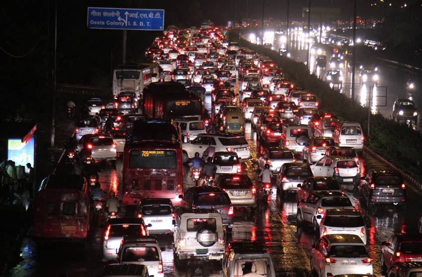 delhi rain, delhi rainfall, delhi floods, delhi traffic jam, delhi flooded, rains, gurgaon rain, noida rain, noida rains, ncr rains, floods in delhi, delhi floods, delhi traffic jam, delhi waterlogging, noida rain, rain live update, delhi rain live, traffic jam update, india news, jansatta