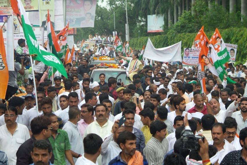 Sonia Gandhi, Narendra Modi, Congress, Sonia Gandhi Roadshow Photos, Sonia Gandhi rally in Varanasi