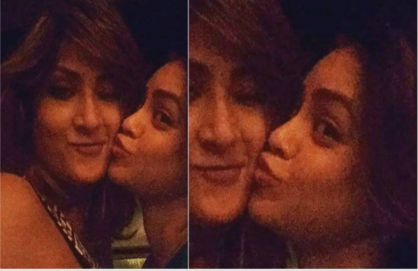 सुमोना चक्रवर्ती और उर्वशी ढोलकिया सुमोना चक्रवर्ती और उर्वशी ढोलकिया