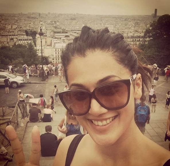 प्रोफेश्नल फ्रंट पर तापसी फिलहाल बिजी चल रही हैं। उनकी कुछ हिंदी और तेलुगु फिल्में अभी शूट की जा रही हैं। वहीं पिंक जल्द रिलीज होने वाली है।