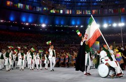 Rio Olympics 2016: पहली बार ईरानी दल की महिला ध्वजवाहक बन जहरा ने रचा इतिहास