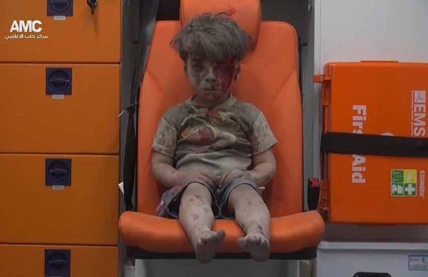 Omran Daqneesh, Omran Daqneesh photo, aleppo, syria, aleppo victims, syria victims, syrian boy, assad, russian, qaterji, air strikes syria