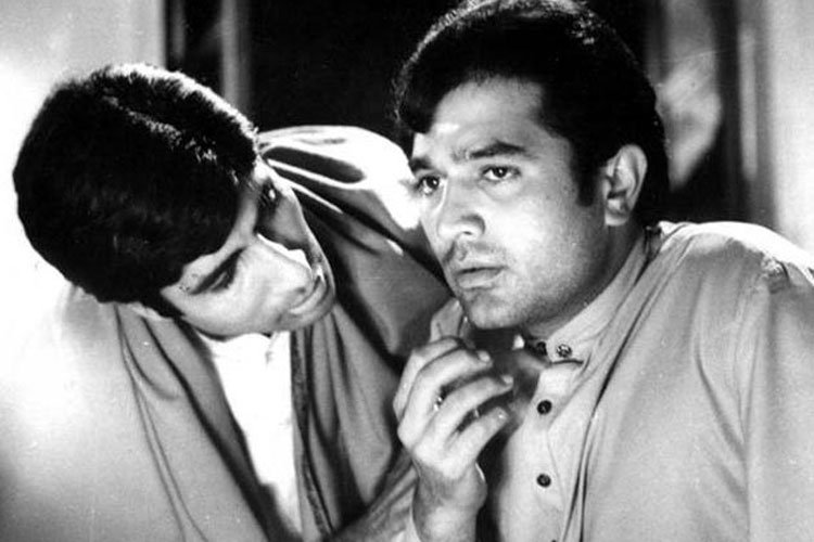 आनंद फिल्म के डॉक्टर भास्कर और और आनंद। ऋशिकेष मुखर्जी की इस फिल्म में एक डॉक्टर और कैंसर पेशेंट की दोस्ती दिखाई गई थी।