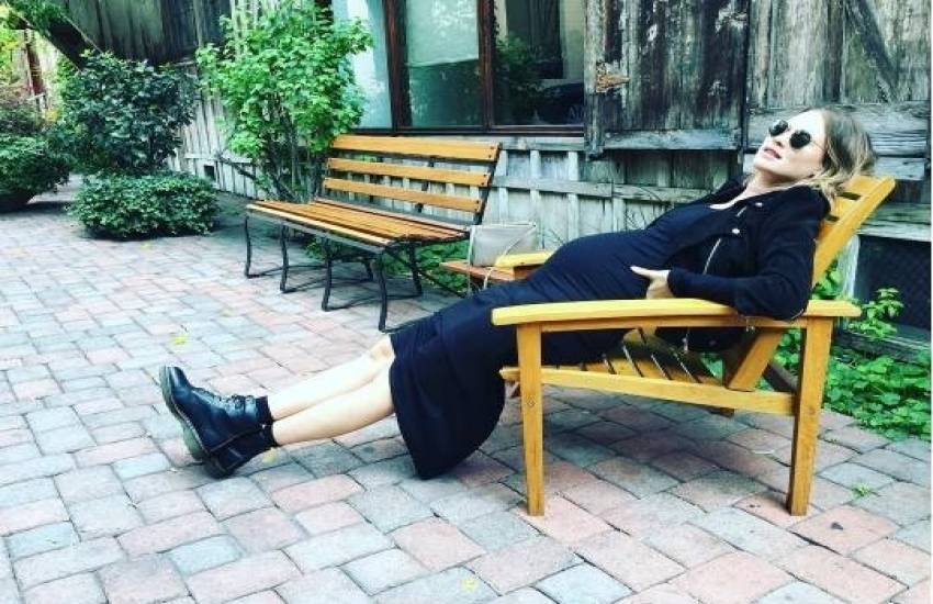 प्रेग्नेंसी की शुरुआत से ही वो अपने इस सफर की तस्वीरें शेयर करती आई हैं। अब उनकी प्रेग्नेंसी को 34 हफ्ते हो चुके हैं।