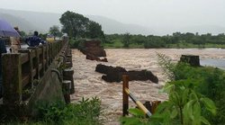 संपादकीयः हादसों के पुल