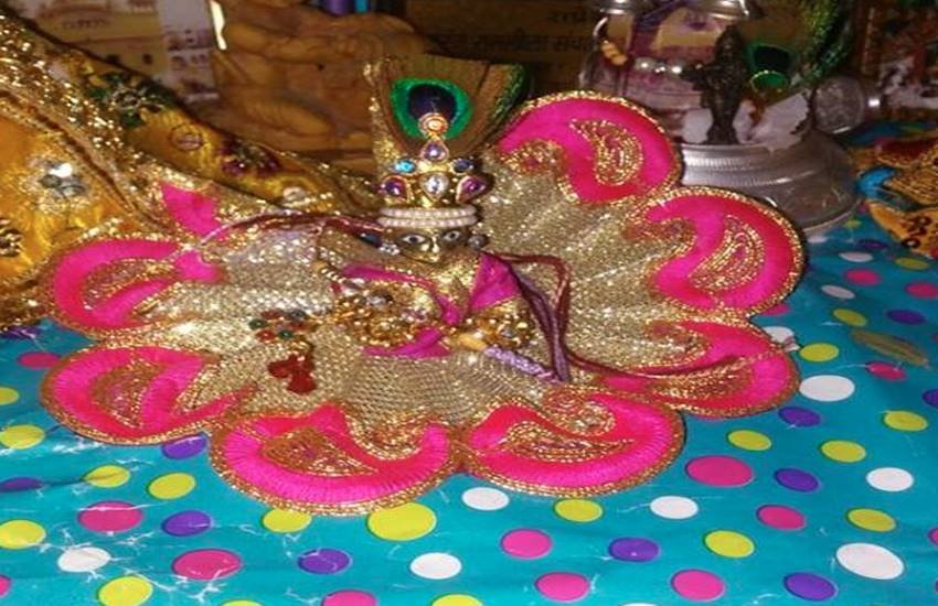 देशभर के मंदिरों में हरे कृष्णा, हरे रामा की रही गूंज