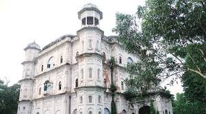 सरकार ने इन संपत्तियों को भारत के लिए शत्रु संपत्ति संरक्षक के अधिकारक्षेत्र में दे दिया है। सरकार ने इन संपत्तियों को भारत के लिए शत्रु संपत्ति संरक्षक के अधिकारक्षेत्र में दे दिया है।