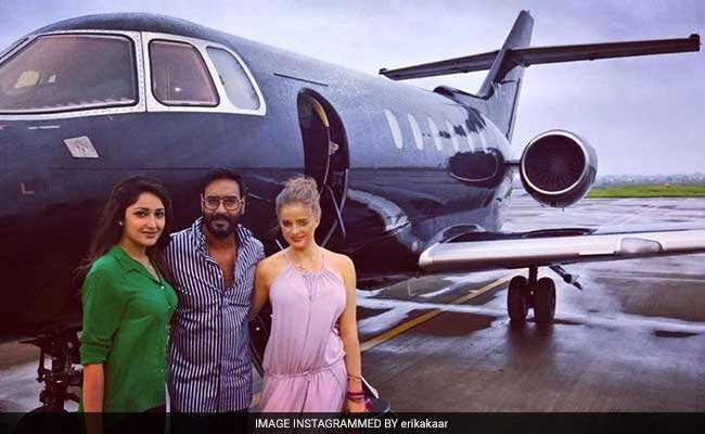 अजय के निर्देशन में बनी फिल्म 'शिवाय' एक एक्शन फिल्म है। फिल्म की शूटिंग हिमालय और विदेश में हुई है। फिल्म दिवाली के मौके पर 28 अक्टूबर को रिलीज होगी। (pic source- instagram)