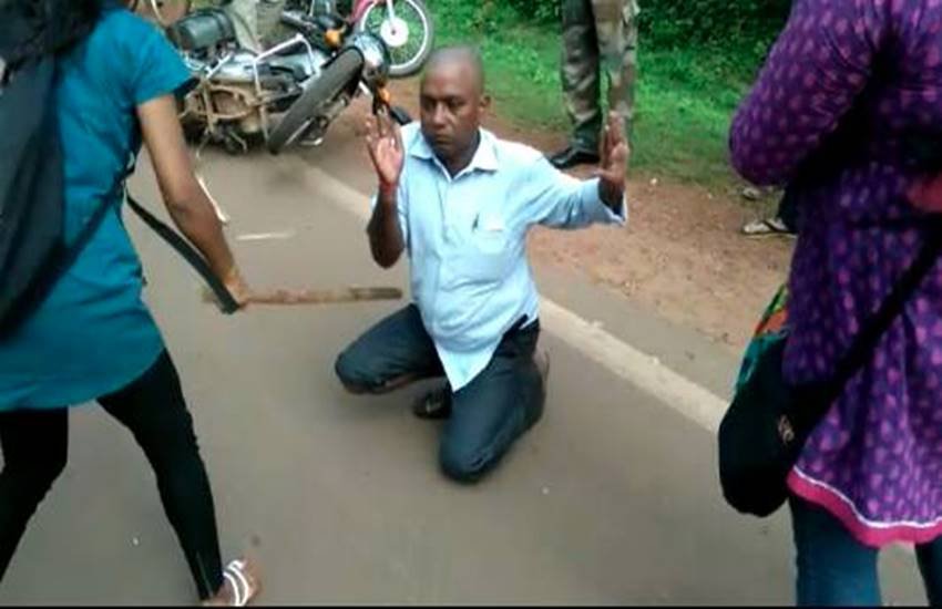 eve teasing, Odisha, eve teasing girl, eve teaser, Bhubaneswar, police, jansatta eve teasing, Odisha, eve teasing girl, eve teaser, Bhubaneswar, police, jansatta