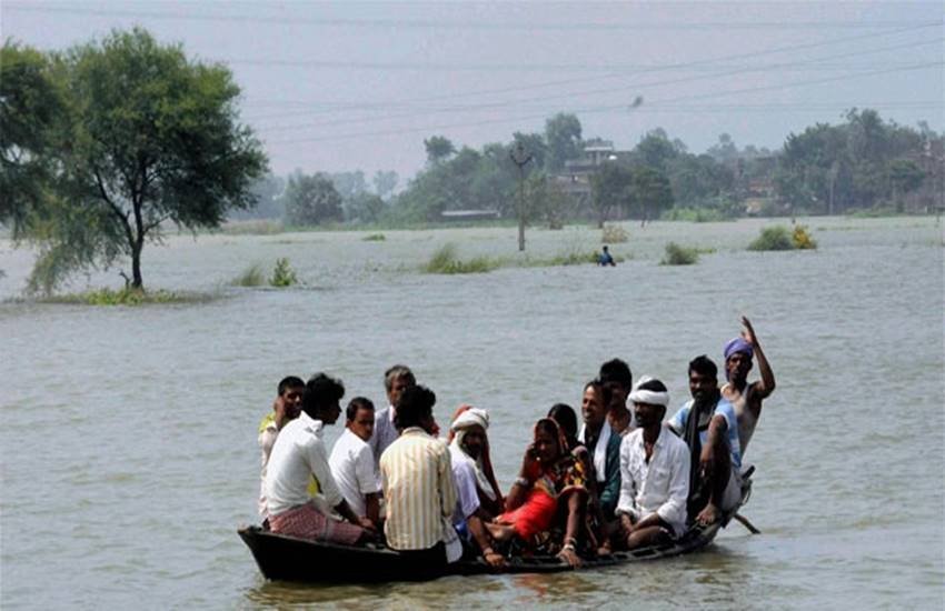 UP Floods, varanasi flood, babies born on boats, floods in india, bihar flood, banda, nitish kumar, narendra modi