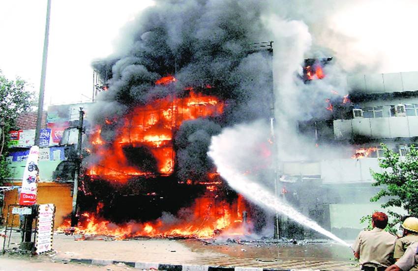 Fire, showroom, Hero motar bikes, 350 motar bikes, burned Fire, showroom, Hero motar bikes, 350 motar bikes, burned