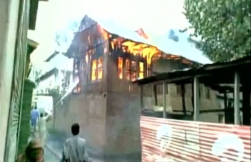 house sets ablaze house sets ablaze
