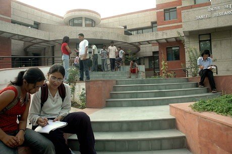 प्रदर्शन थमने के बाद अब IIT में पढ़ाई शुरू