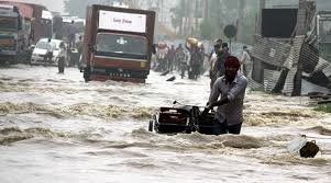 Manoharl Lal Khattar,Bhupinder Singh Hooda,Haryana government,BJP,Congress,potholes,Gurugram,Dwaraka Expressway