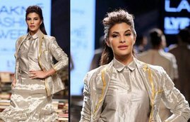Jacqueline Fernandez LFW 2016, Rajesh Pratap Singh, Jacqueline Fernandez Lakme Fashion Week, Lakme Fashion Week 2016, Lakme Fashion Week Winter Festive 2016, LFW 2016, Rajesh Pratap Singh, Outfits, Jacqueline hot photos, Hot Photos, Pics