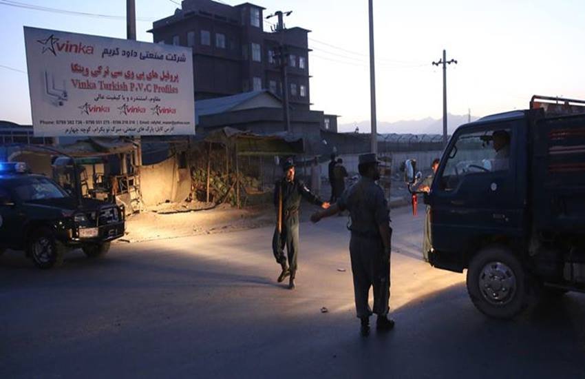 Kabul Attack, Taliban Attack, Explosions, Afghanistan Attack, Kabul Taliban Attack, Bombs, Foreign Houses, International News, Hindi News, jansatta Kabul Attack, Taliban Attack, Explosions, Afghanistan Attack, Kabul Taliban Attack, Bombs, Foreign Houses, International News, Hindi News, jansatta