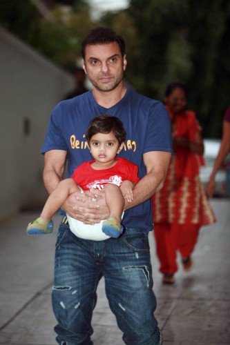 सोहेल खान और सीमा खान ने पहले बच्चे के 10 साल बाद दूसरा बच्चा प्लान करने के बारे में सोचा था। उस वक्त उन्होंने भी IVF टेक्नीक की मदद ली थी जिसके बाद 2011 में योहान का जन्म हुआ।