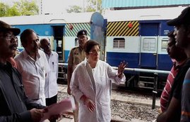 kiran bedi, kiran bedi angry, puducherry, puducherry lieutenant governor, puducherry LG, cleanliness drive