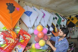 jansatta report, chinease manjha, thread, fly kites, threat, lives