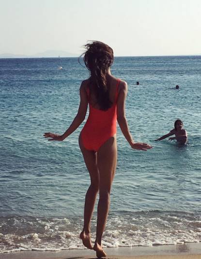 मॉडल एक्ट्रेस लीजा हेडन इन दिनों ग्रीस में छुट्टियां मना रही हैं।