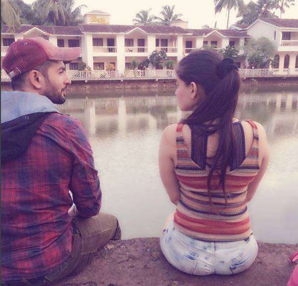 दोनों के प्रोजेक्ट्स की बात की जाए तो जय टीवी शो द वॉइस किड्स होस्ट कर रहे हैं। वहीं माही बालिका वधु में काम कर रही थीं।