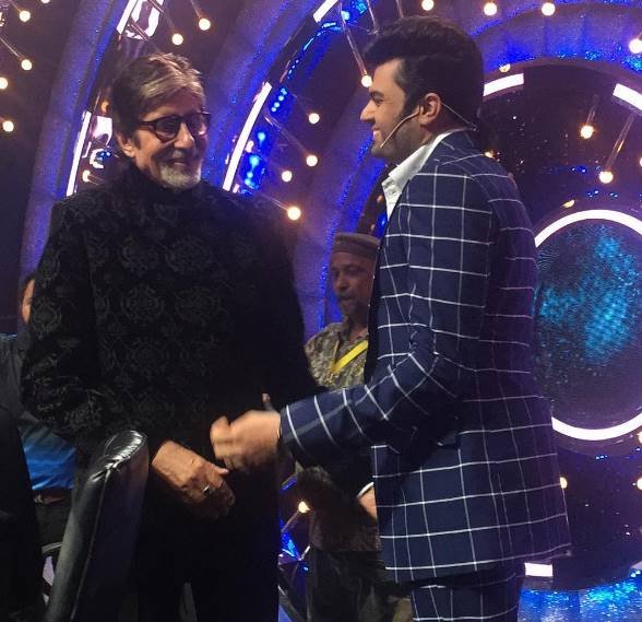 इस शो पर तापसी पन्नू और फिल्म में वकील के रोल में नजर आने वाले अमिताभ बच्चन भी मौजूद रहेंगे। ये तस्वीर शो के होस्ट मनीष पौल ने अपने इंस्टाग्राम अकाउंट पर शेयर की।