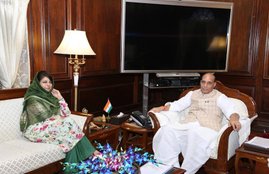 Mehbooba Mufti, Rajnath Singh, Mufti meet rajnath, kashmir Violence, naendra Modi, Atal Bihari Vajpayee, Mehbooba Mufti News, Mehbooba Mufti kashmir