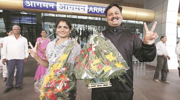 एवरेस्ट पर छड़ने की फर्जी फोटो लगाने पर भारतीय दंपत्ति को लगा 10 साल का बैन 