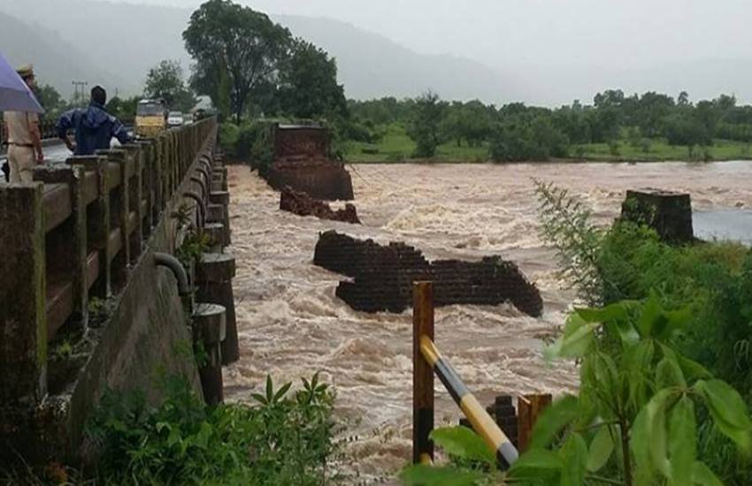 Bridge collapse, Mumbai bridge collapse