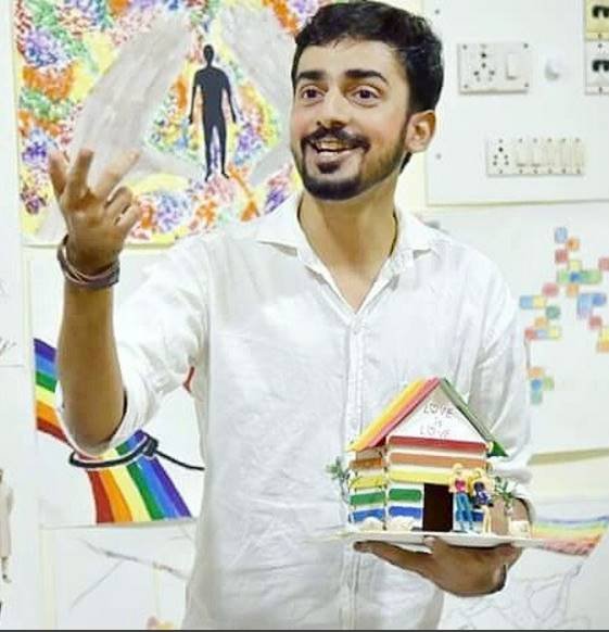 नक्षत्र बागवे एक एक्टर, डायरेक्टर, फिल्मकार और गे राइट एक्टविस्ट हैं।