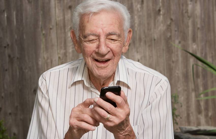 Old Age people, Old man, Senior Citizen, Facebook, Twitter, Social Media, blood pressure, diabetes, Alone, weird news