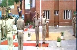 pramod kumar, CRPF pramod kumar, nowhatta, CRPF officer martyr, pramod kumar unfurl flag, jammu kashmir, kashmir news