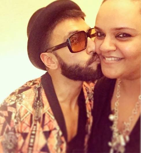 यशराज बैनर की कास्टिंग डायरेक्टर शानू शर्मा के साथ रनवीर सिंह।