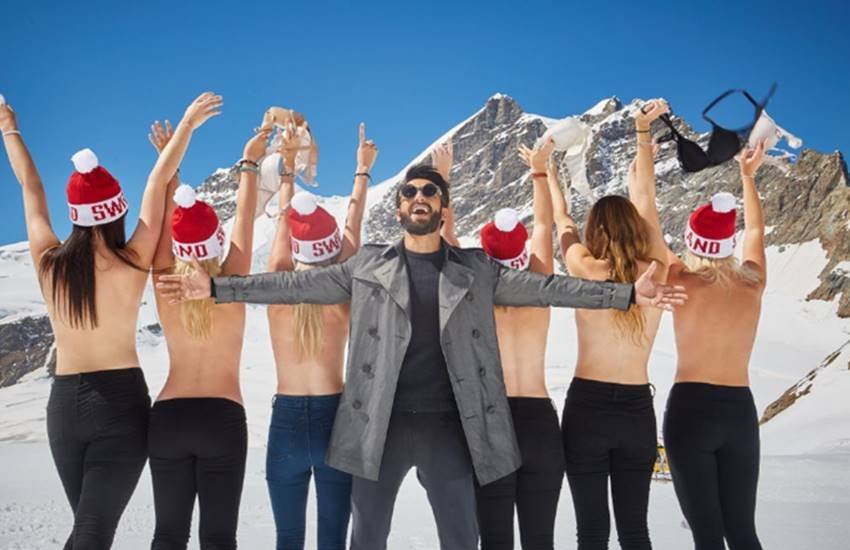 अपनी विदेशी फैन्स के साथ रनवीर सिंह