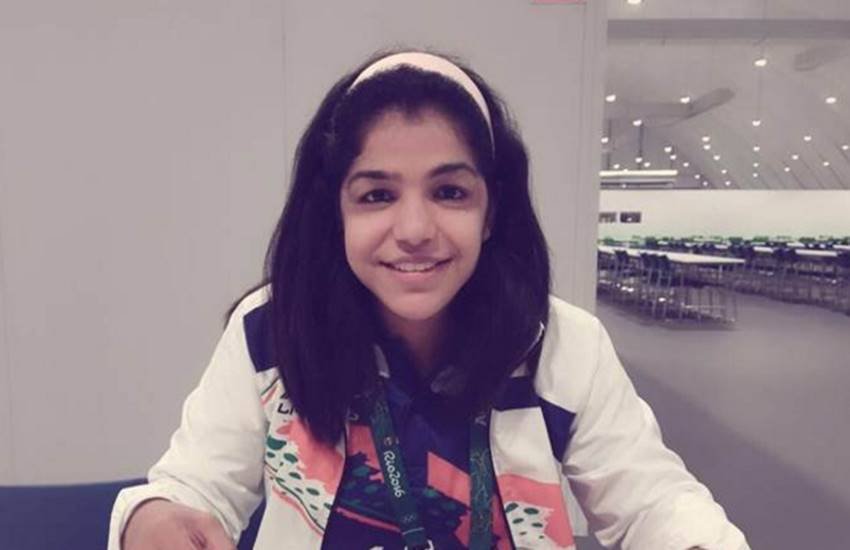 FIR, controversial statement, abusiv post, religion, social media post, olympic medal winner, Sakshi Malik